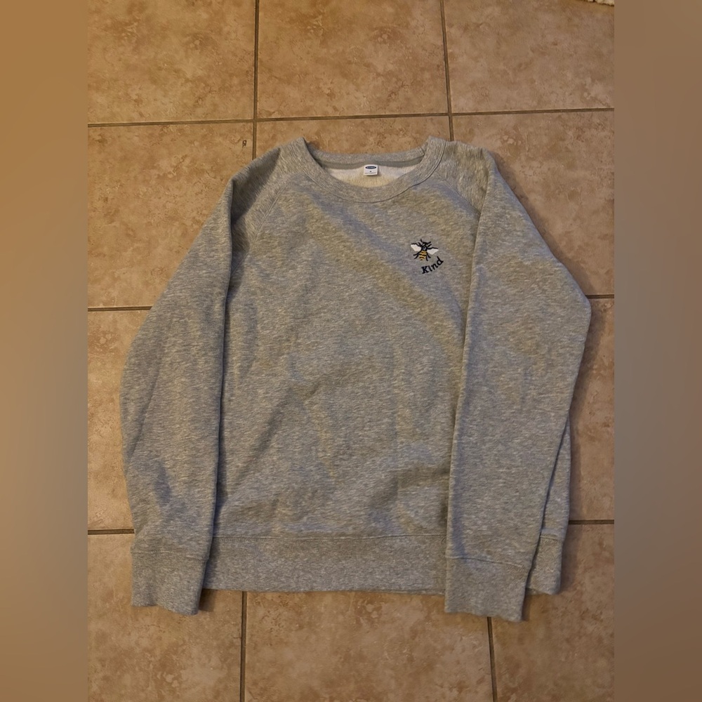 Old Navy “Bee Kind” Crew Neck Size Medium